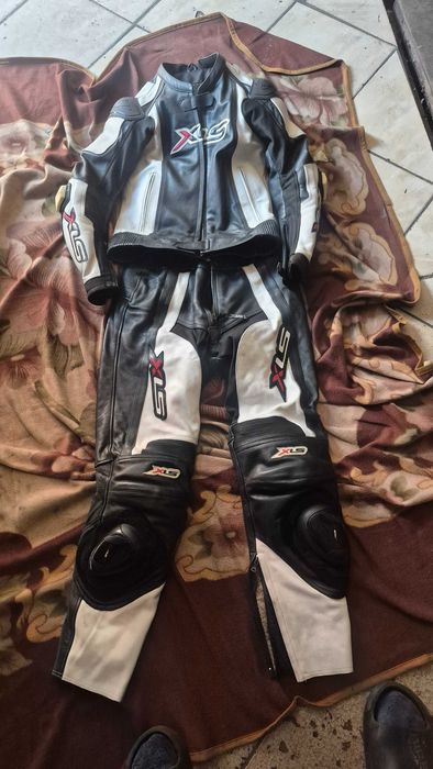 Costum moto dama