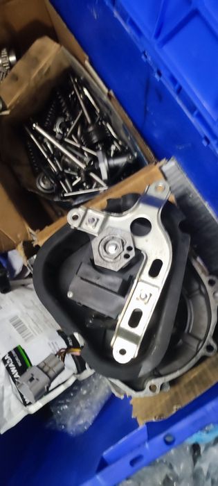 Продавам части за  Suzuki gsxr 1000