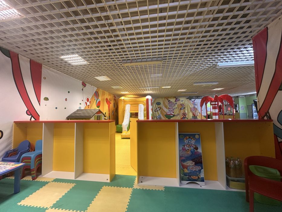 Vand mobilier tip gard