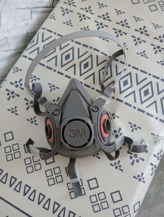 Продам новую маску ЗМ
