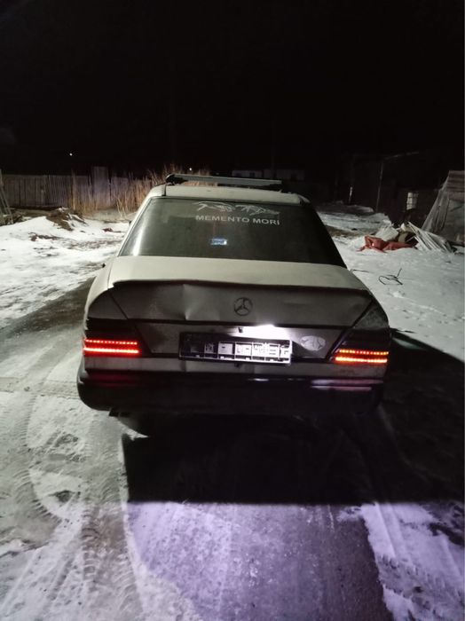 Срочно продается мерс 124