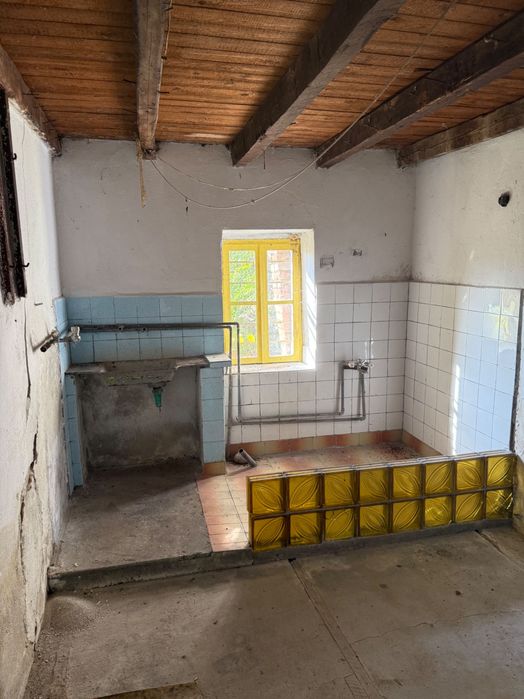 Двуетажна къща с голям двор и красива гледка