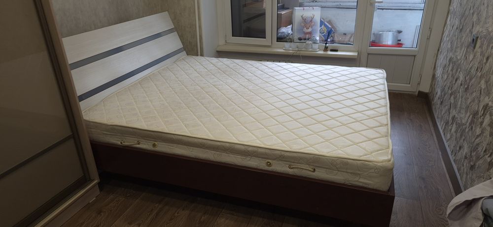 Кровать двухспальная