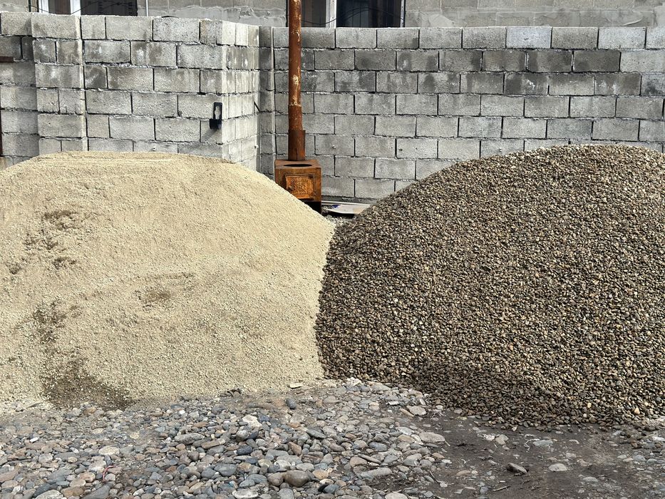 Доставка песок кз / речной / щебень / гравий .Самосвал зил