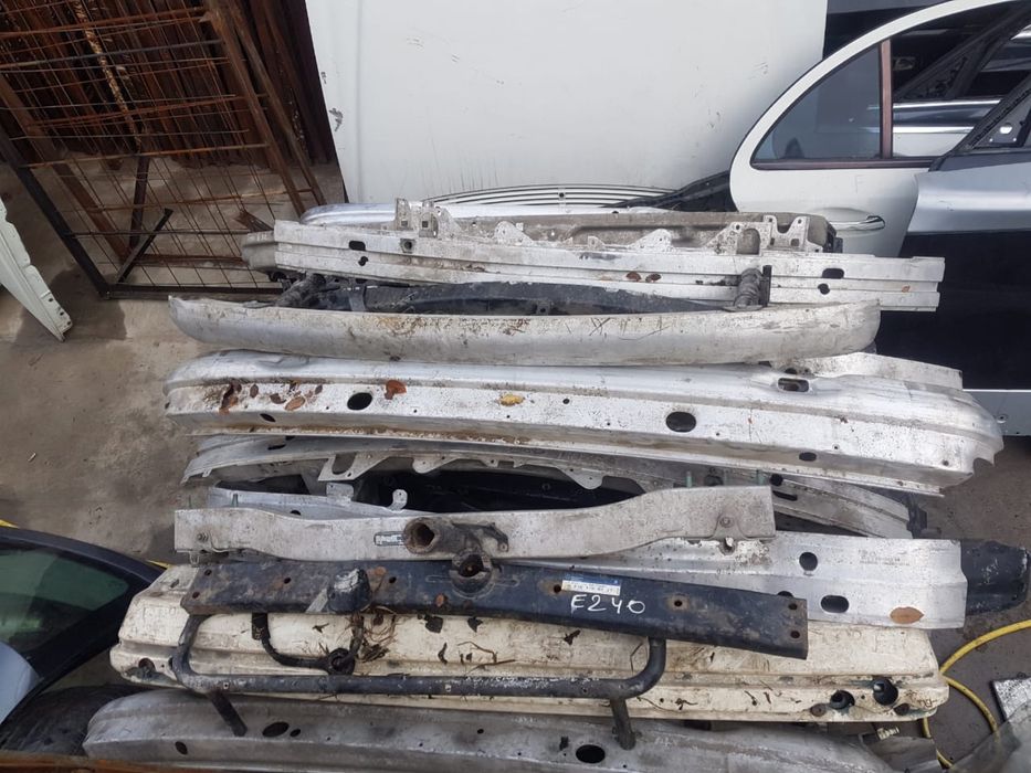 Усилитель бампера.