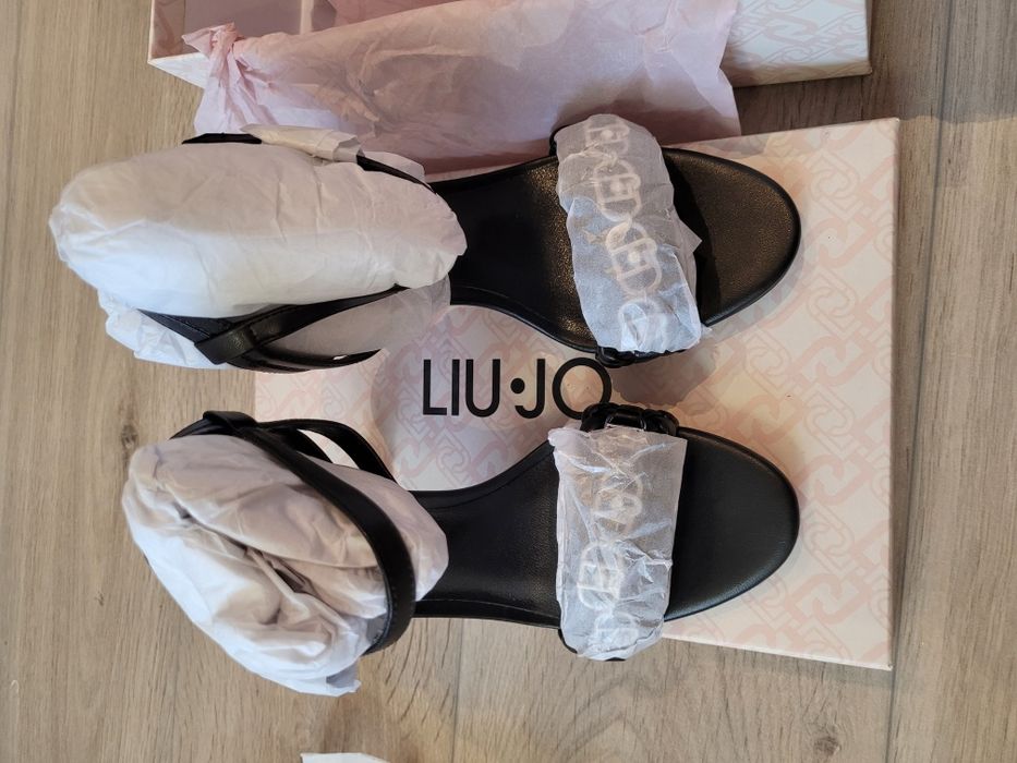 Дамски обувки/ сандали LIU JO 37