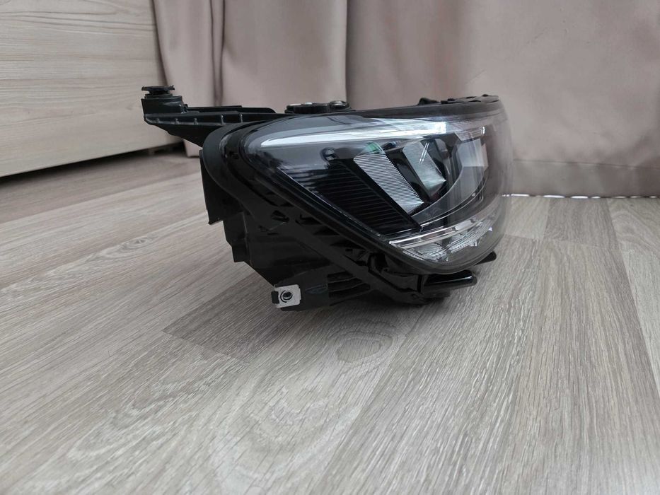 Far led VW Volkswagen Passat B 8.5 dreapta
