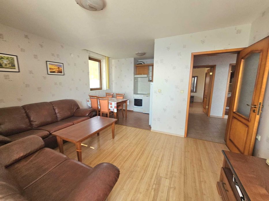 Просторен тристаен апартамент с фронтална гледка море, Първа линия