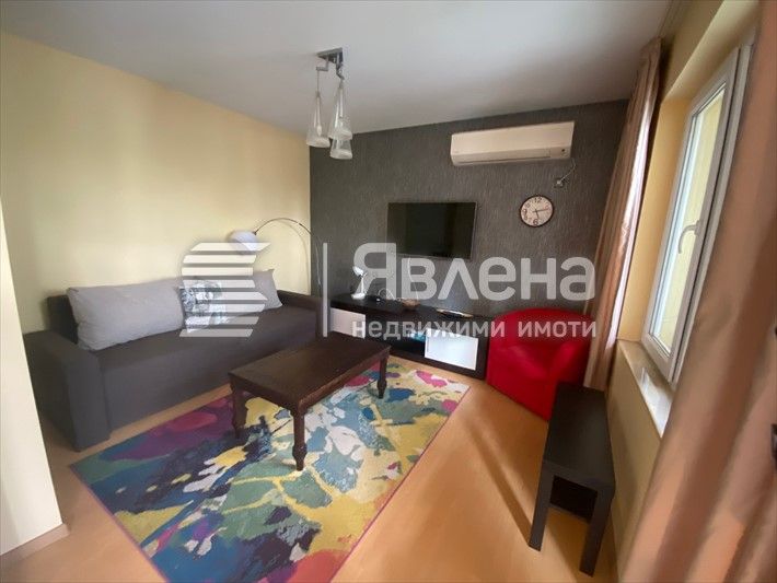 Продава се Двустаен апартамент в Варна, Цветен квартал - 79 кв.м за 2127 €/кв.м - Снимка #2