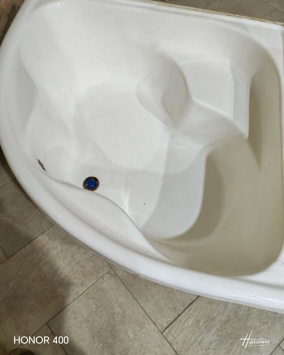 Продается ванна.