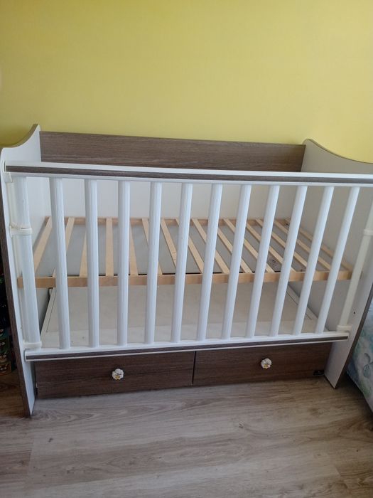 Бебешка кошара дървена