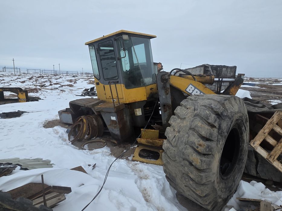 Фронтальный погрузчик