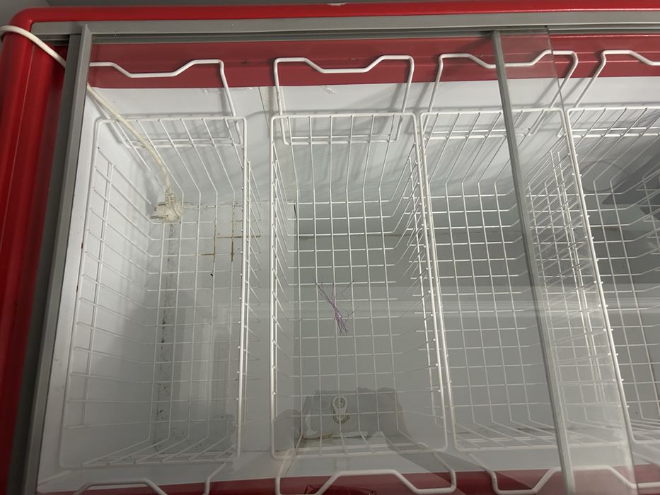 продается витринный морозильник