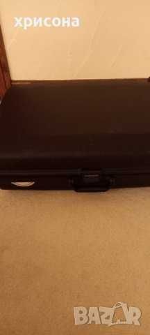 Голям американски куфар на колелца