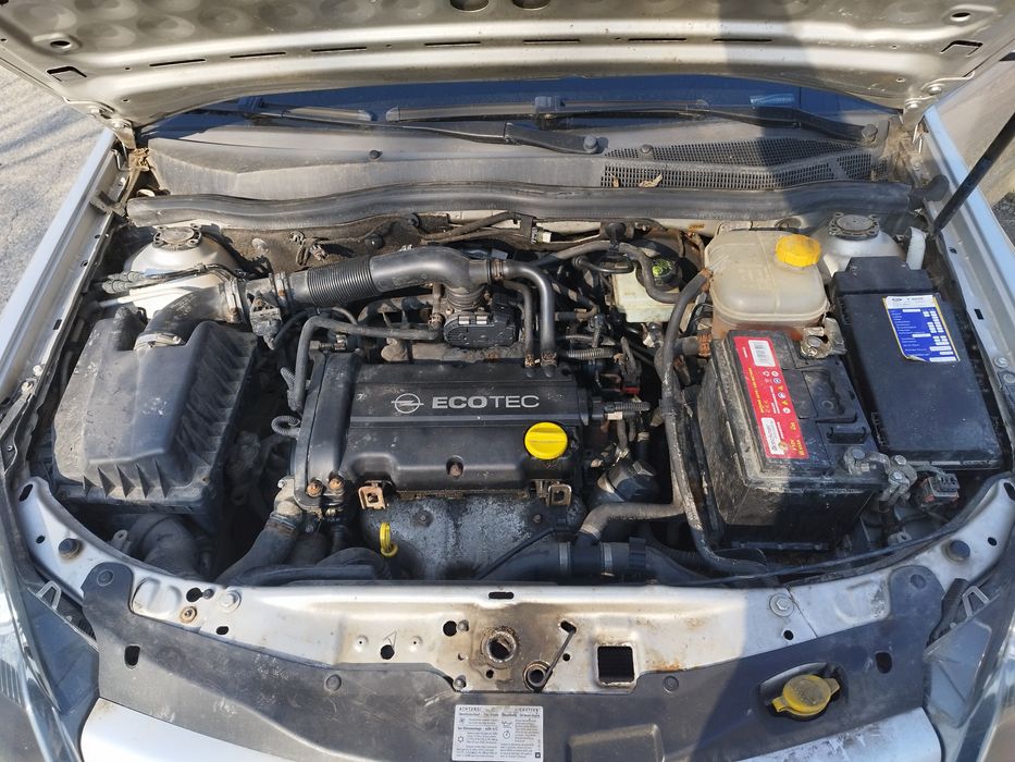 Bara fata faruri Opel Astra H 1.4 dezmembrez dezmembrari piese