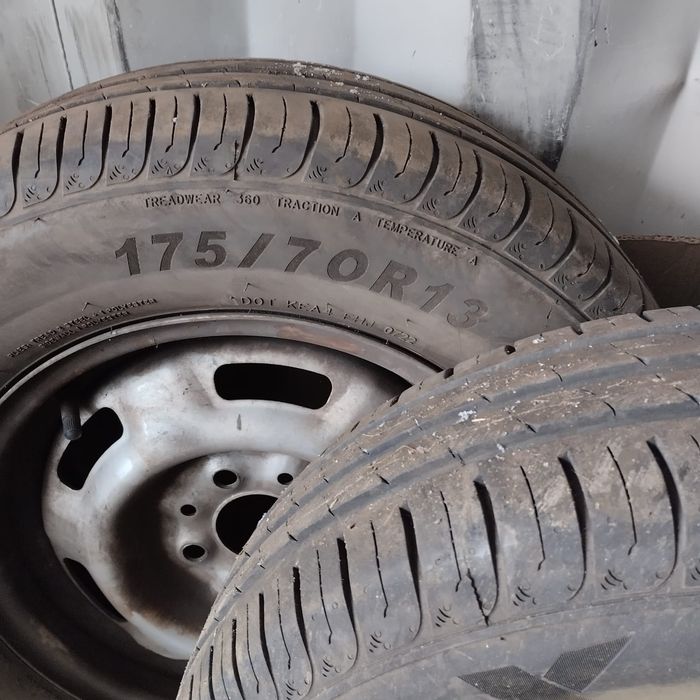 Продам комплект колес 175/70R13