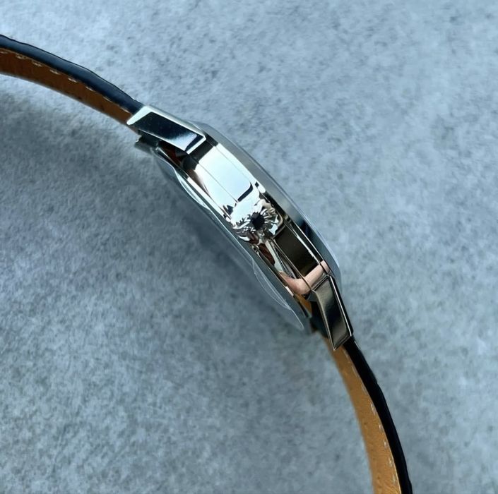 Швецарские часы фирмы Longines, механика с автоподзаводом