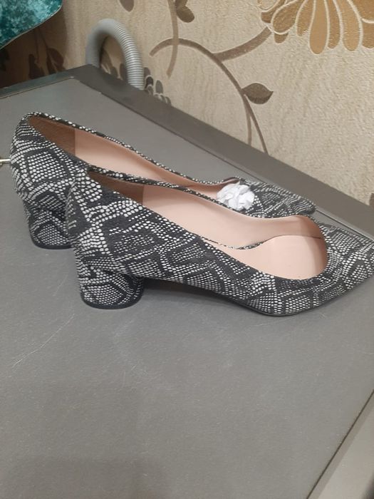 Качество отличное. Одевали один раз.