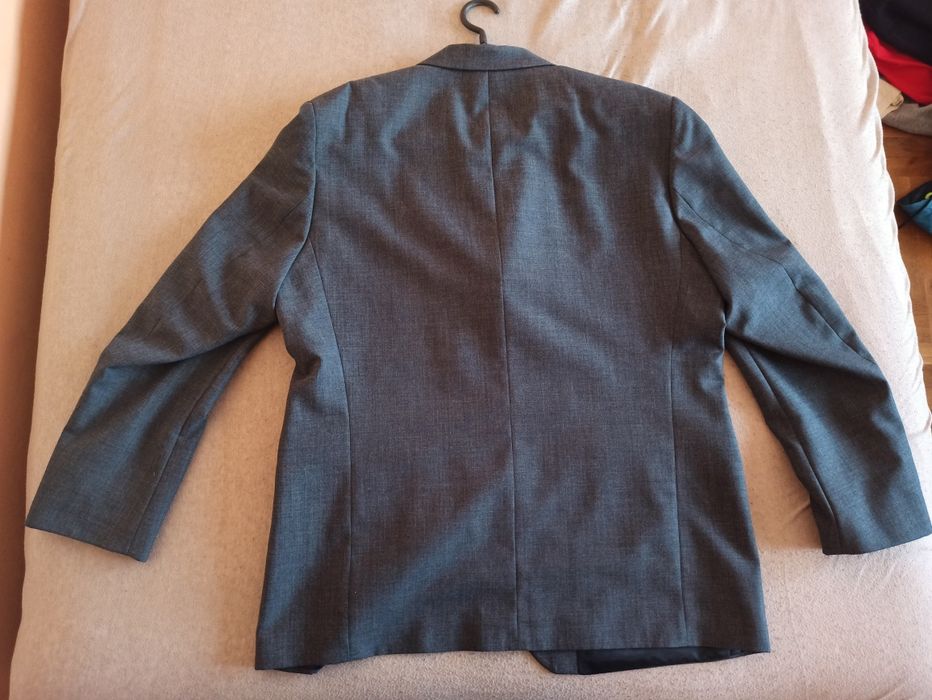 Официален мъжки костюм