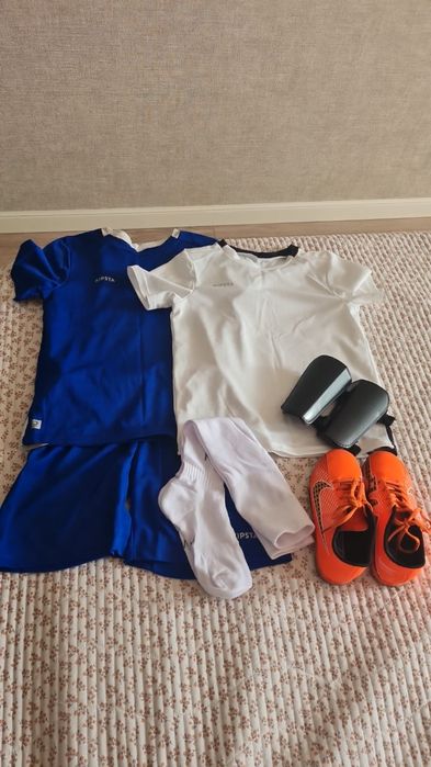 Продам футбольную форму