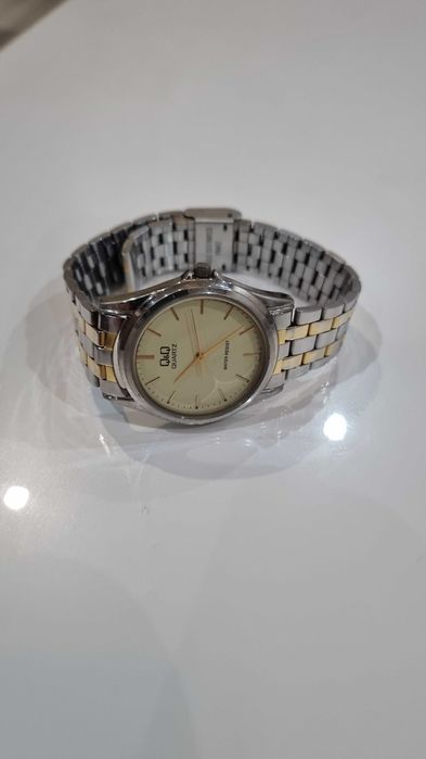 Часовник унисекс Q&Q