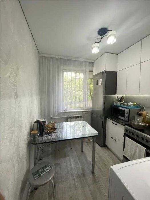 продаю 3 комнатная ЮГО восток