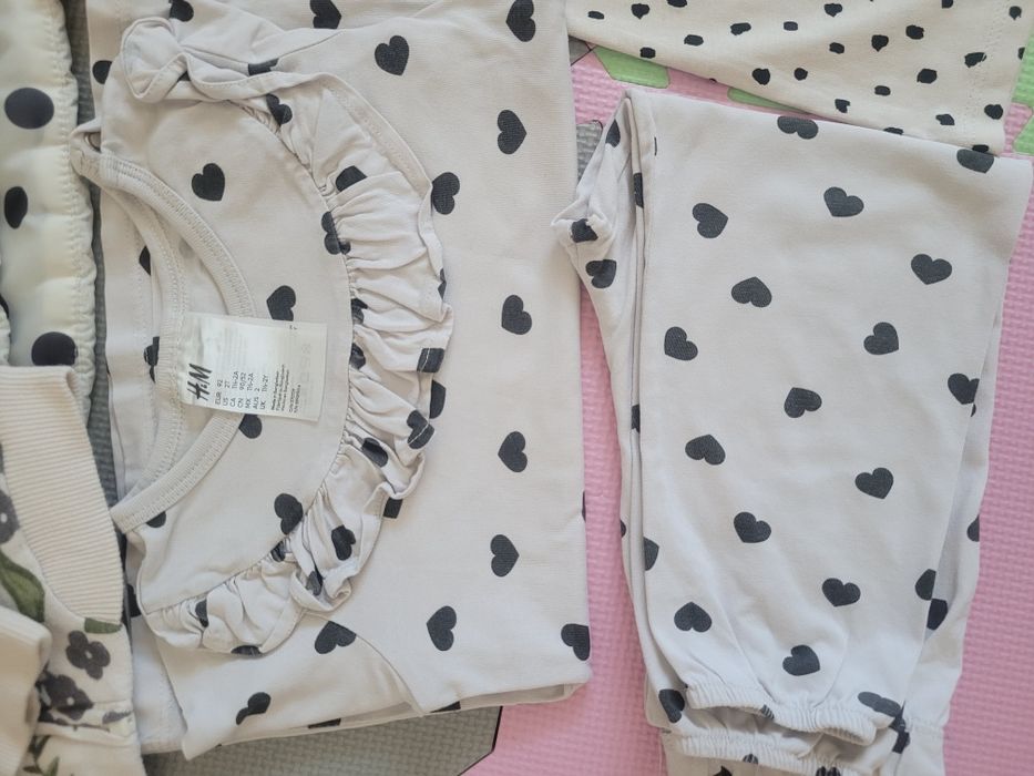 Lot 92 rochii Hm ,vesta geaca, colanți