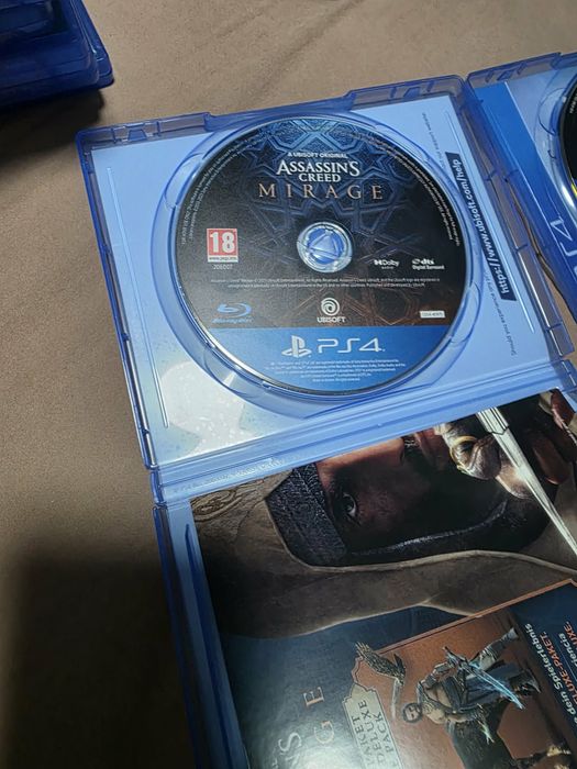 PlayStation4 с джойстици.