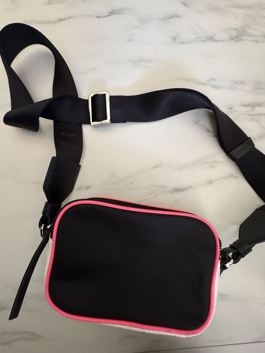 Дамска чанта - Guess - Hugo - Valentino - елегантна чанта с пера