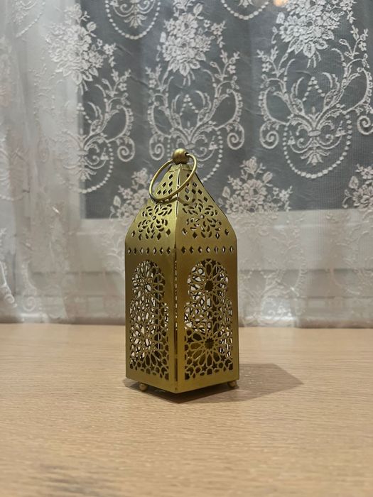 Металлический подсвечник