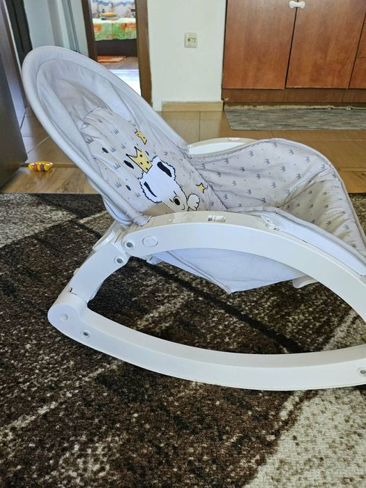 бебешки шезлонг/люлка 2 в 1

​Бебешки шезлонг-люлка 2 в 1 със сваляща