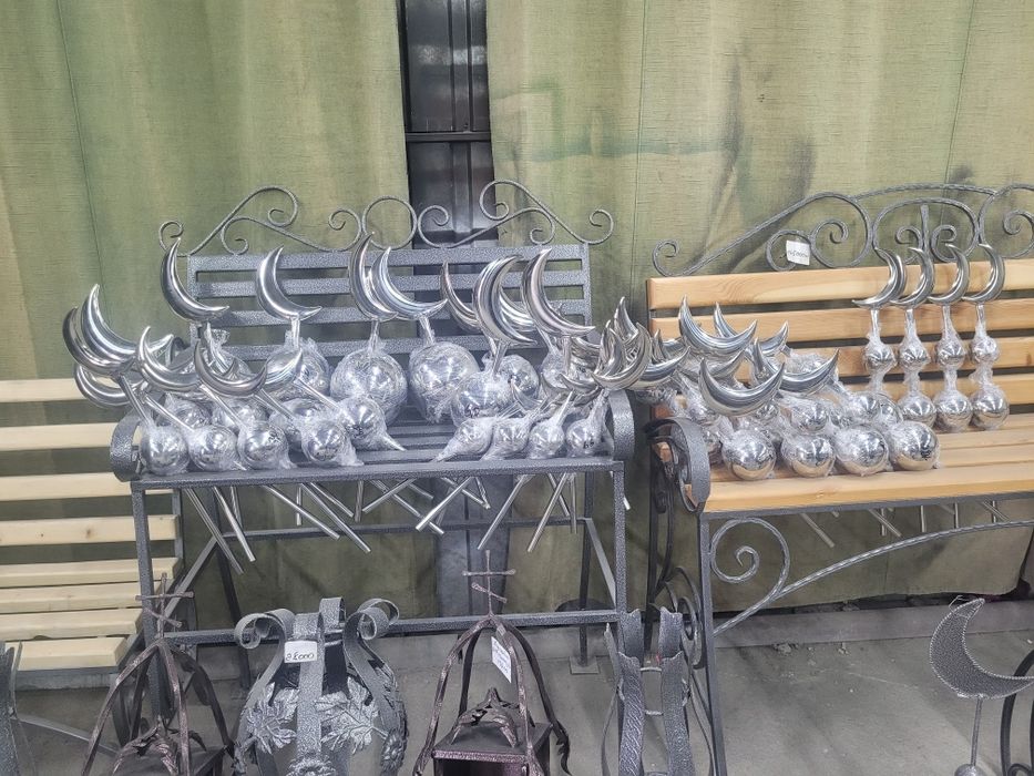 Памятники, мазарные плиты, оградки