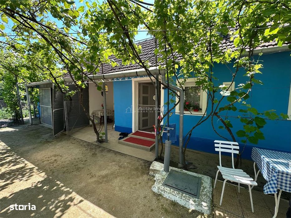 Casa Cocheta, Locuibila imediat,  cu Gradina si Curte,1500mp., Com.Bir