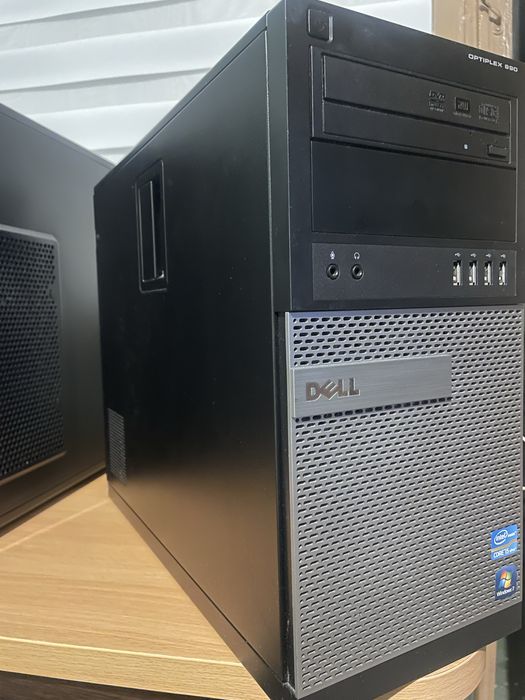 Настолен компютър Dell Optiplex 990