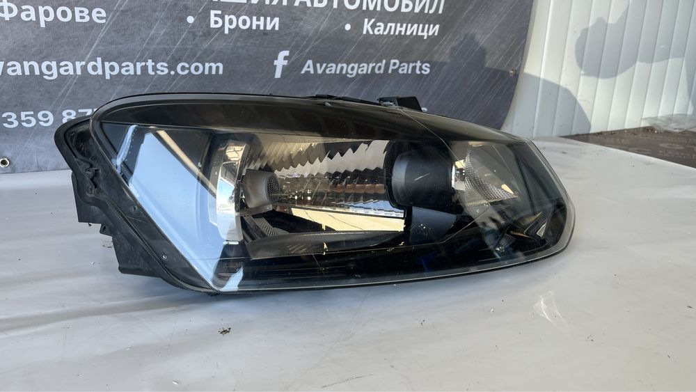 2 броя десен фар VW Polo