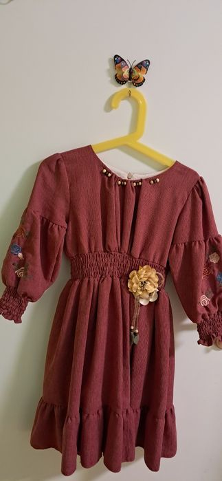 Rochita raiata cu broderie