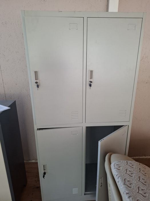 Продам железный шкаф