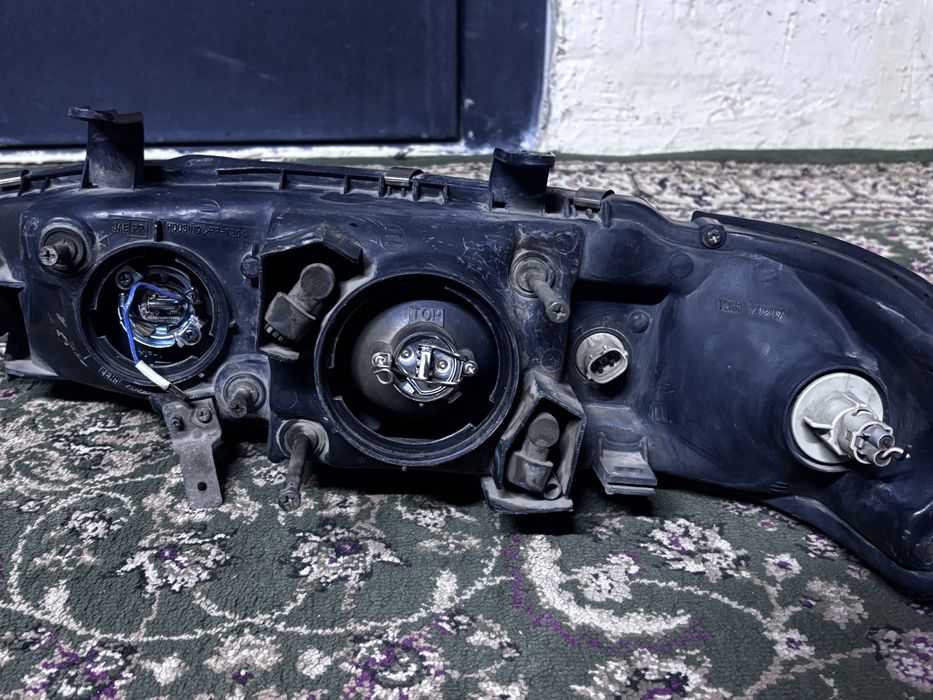 Субару легаси фар правый