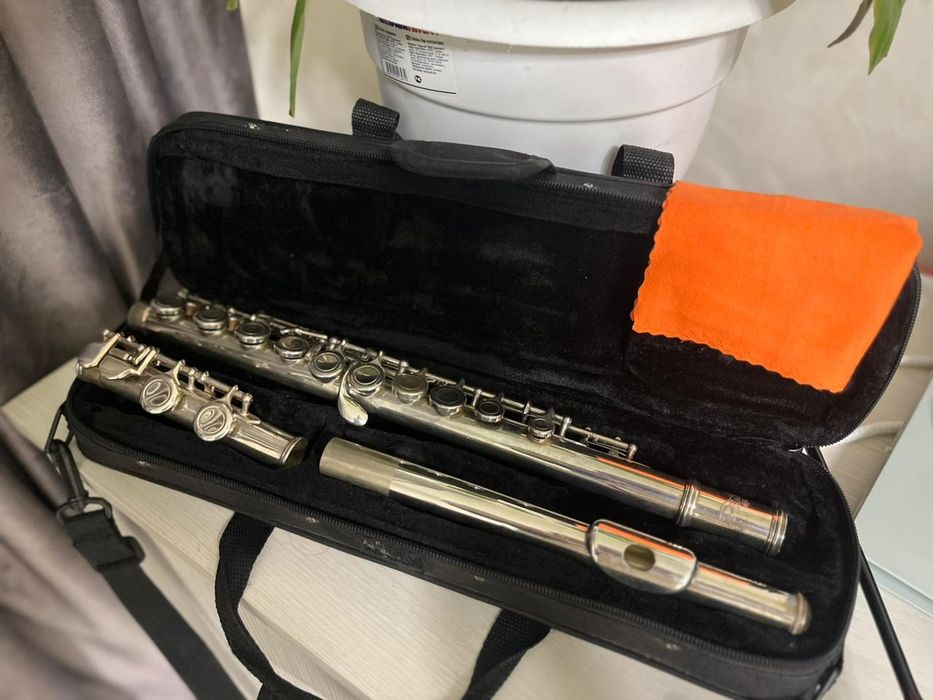 Флейта от бренда Rowell