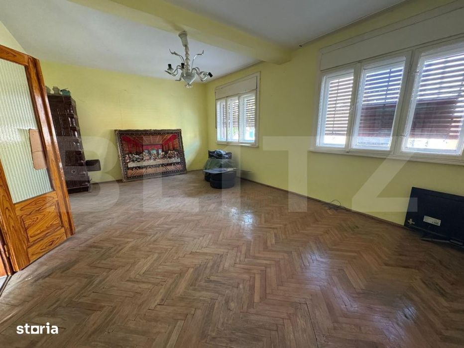 Casa de vanzare, 98 mp, zona Centrala