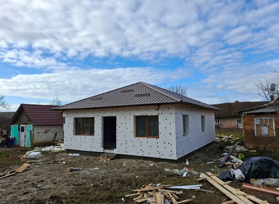 Vând case de locuințe din panouri sandwich