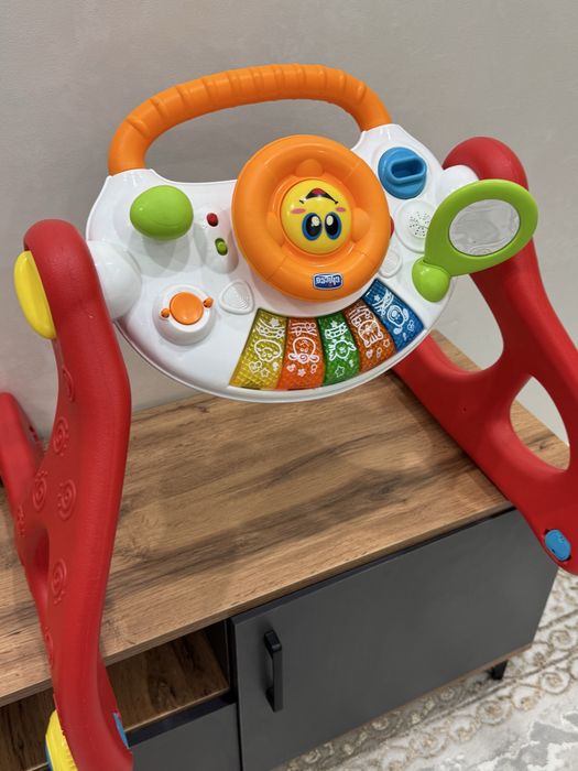 Ходунки- каталка игровой центр Chicco