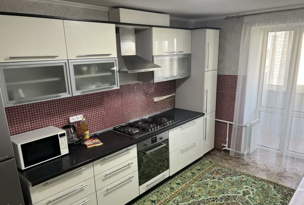 Сдается 3 комн квартира 100 кв м