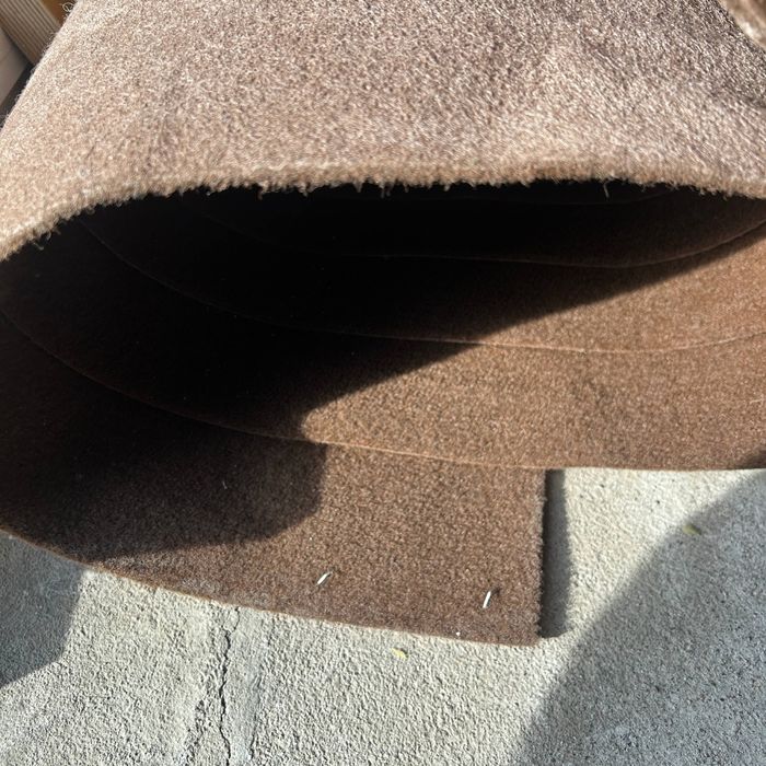 Ковролин коричневый срочно