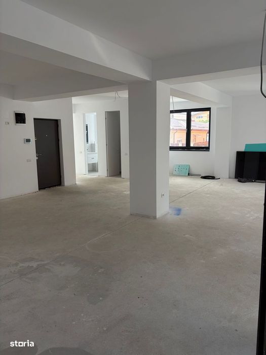 De Vanzare Apartament 4 Camere -Ideal Birouri