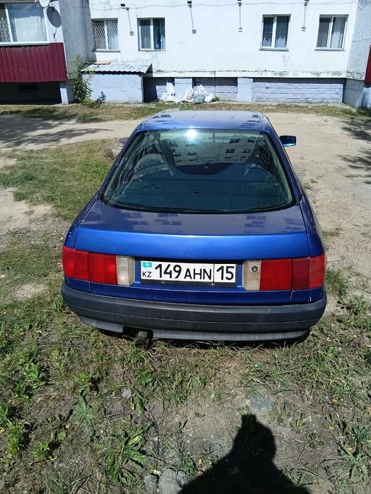 Продам Audi 80 в среднем состоянии