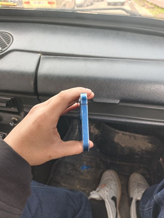 iPhone 12 с гарантией