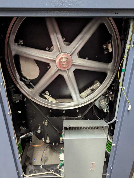 Професионална Бариерна  Пералня Miele 16/20 кг Ново!