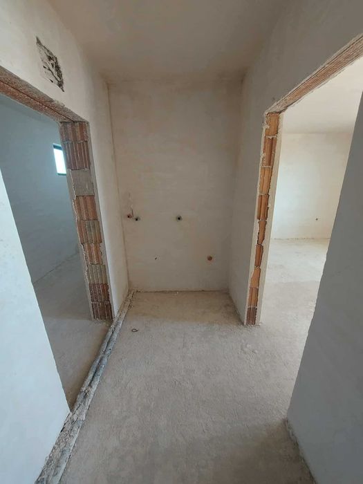 Продава се Двустаен апартамент в Търговище, Център - 70 кв.м за 1166 €/кв.м - Снимка #6