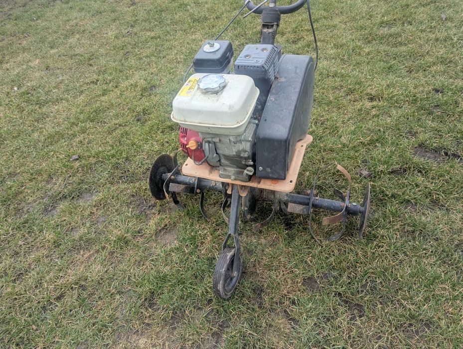 Motocultor , motosapa  cu sase sapatoare